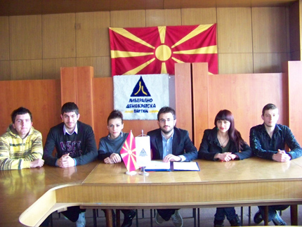 Младите на ЛДП ќе бираат ново раководство
